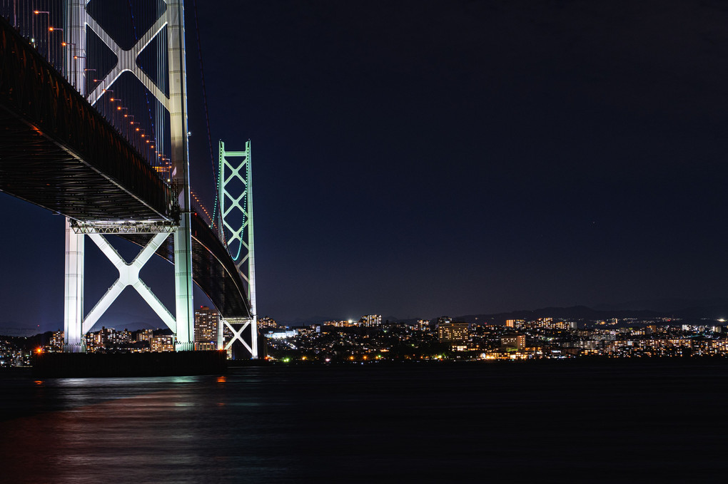 明石海峡大橋と神戸の夜景