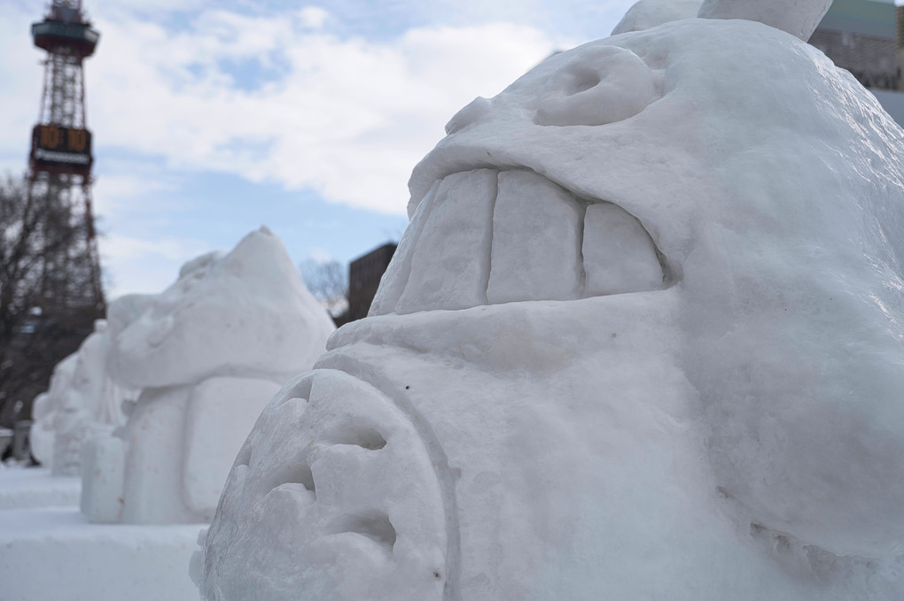 雪像のトトロ