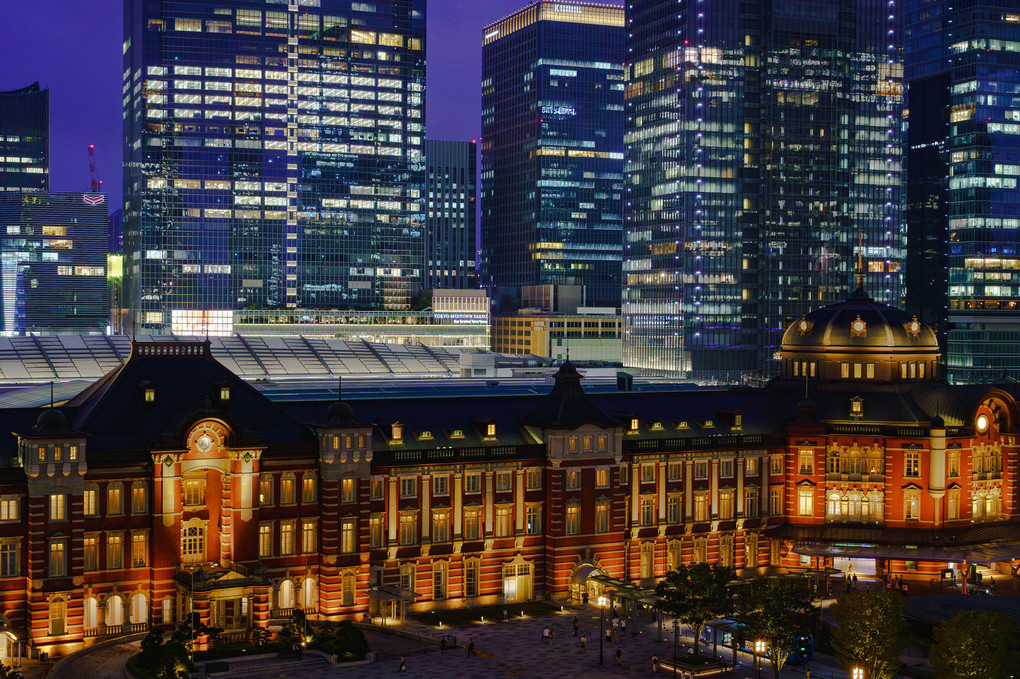 東京駅丸の内　薄暮