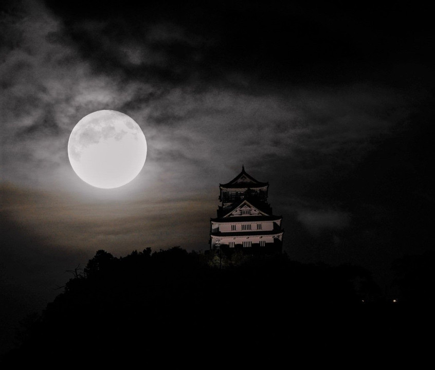この世をばわが世とぞ思ふ望月の…　満月と岐阜城
