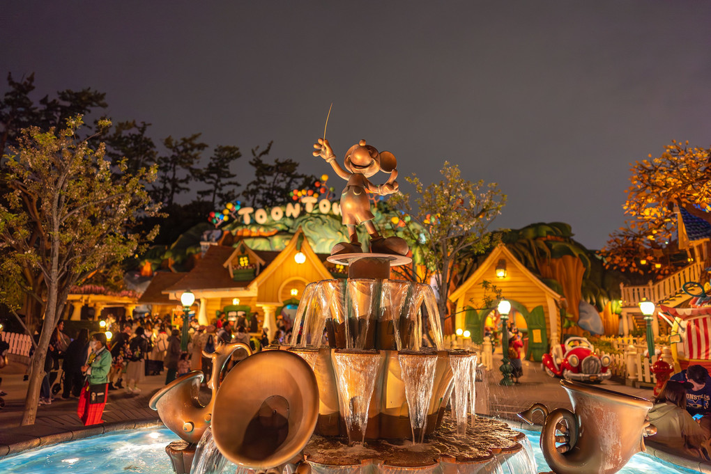 ディズニーランド　トゥーンタウンの夜景