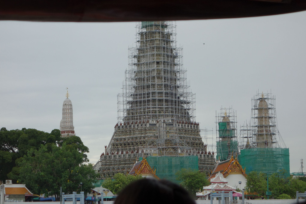 Wat Arun (暁の寺)