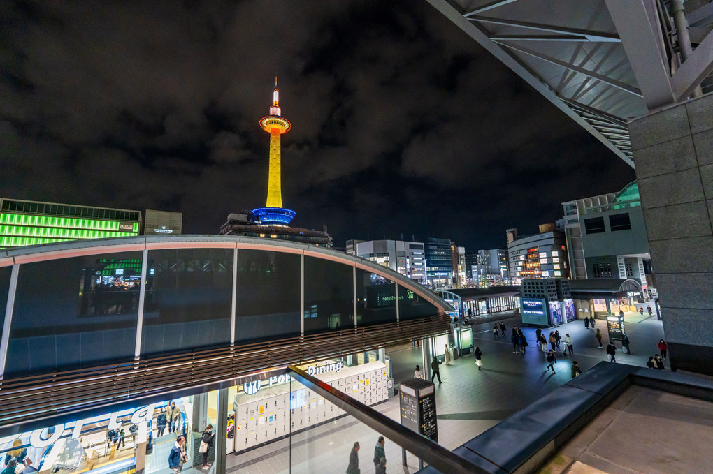 京都駅の夜