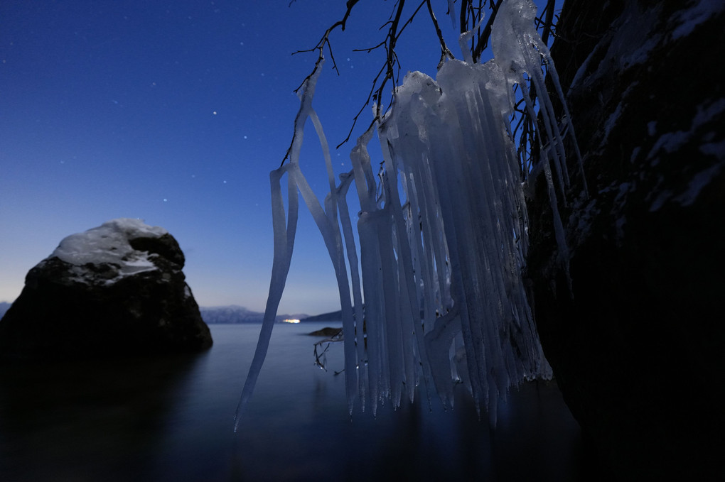 支笏湖畔の氷の造形