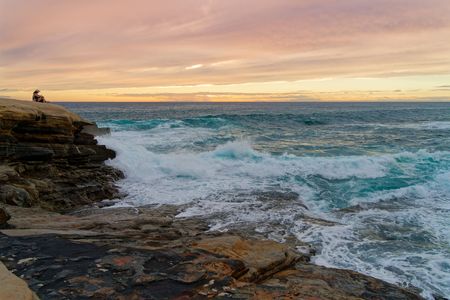 夕暮れ 荒波 千畳敷
