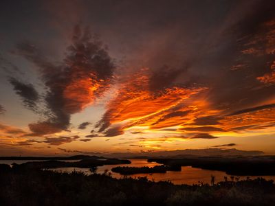 紅く燃える英虞湾
