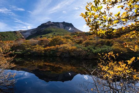 那須岳 ひょうたん池 からの紅葉