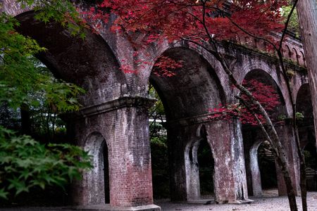 水路閣　秋の訪れ