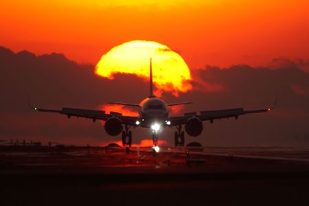 熊本空港　夕日と飛行機　20250119