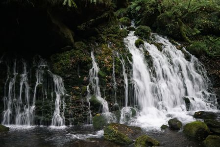 鳥海山麓 元滝伏流水 (秋田県にかほ市）