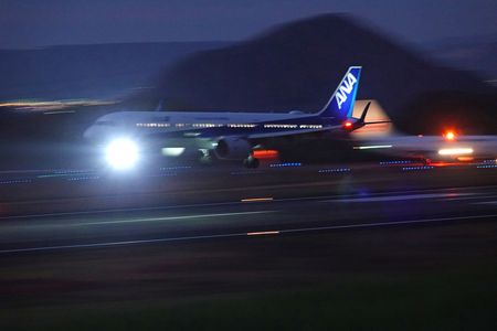 日没後の高松空港