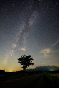 野辺山の、夏の夜の空、更けゆきて
