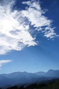 秋が待ち遠しい山並み^^