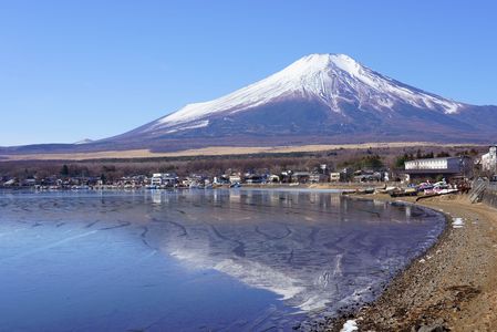 #カレンダー2024　映り込み富士山