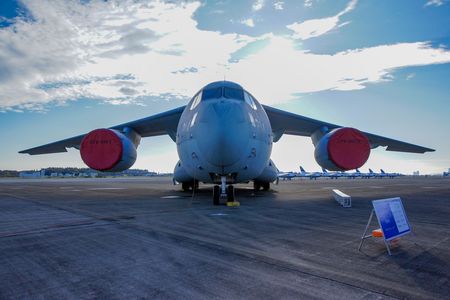 C-2輸送機　③　地上駐機
