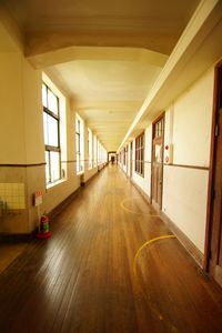 旧校舎廊下