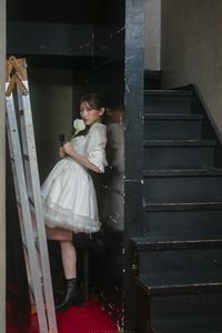 彼女はまだ、どちらにも属していない