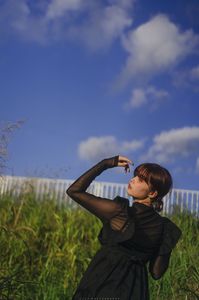 栄光に照らされて