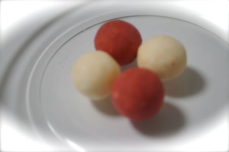 盆の上で砂糖を三度「研ぐ」