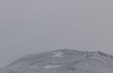 平泉大文字も雪化粧