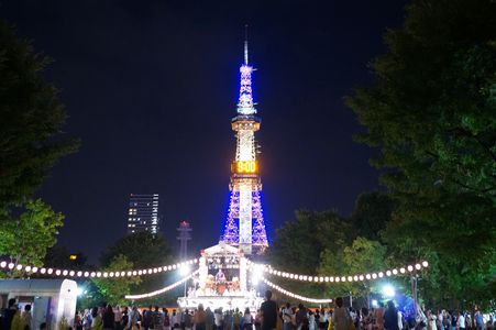 札幌テレビ塔と北海盆踊り