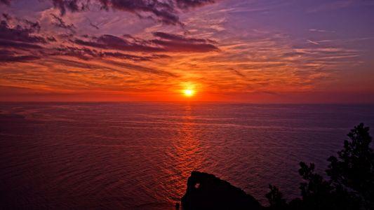 地中海に沈む太陽(夕日)