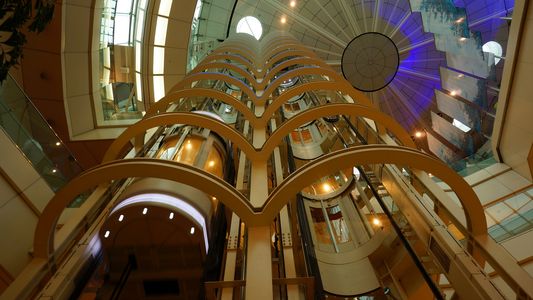 羽田空港第2ターミナルのエレベーター