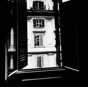 【　窓 の あ る 風 景　】