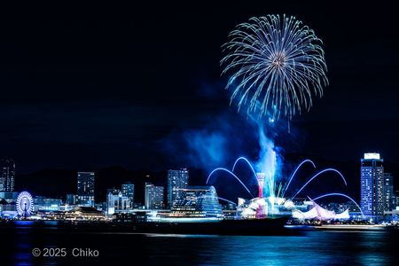 みなと神戸で　花火三昧！