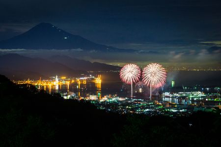 富士山と花火と夜景