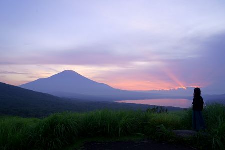 山中湖に溶ける空