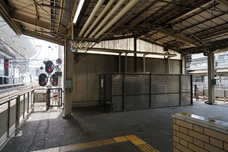 プラットフォーム