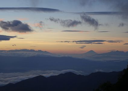 朝焼けの富士と雲海