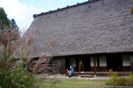 秋…茅葺屋根のある景色