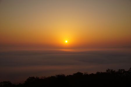 雲海の朝