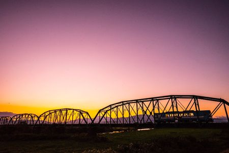 夕暮れの鉄橋