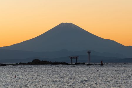 秋の葉山、森戸海岸