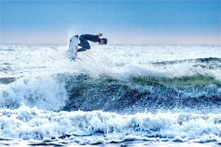 波上のアクロバット