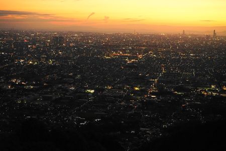 夕日に染まる大阪平野