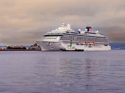 飛鳥Ⅲ室蘭初入港