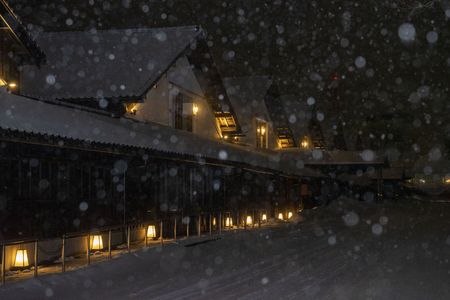 吹雪の中の山居倉庫