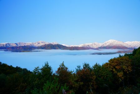 雲海に浮かぶ北アルプス