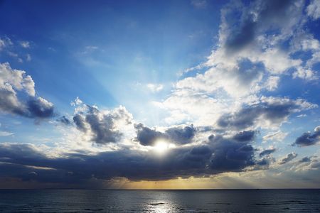 日没前の沖縄西海岸