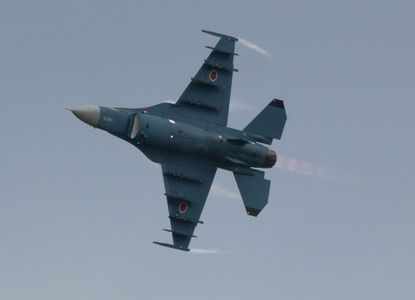 航空祭予行より - F-2機動飛行