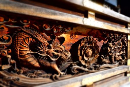 木彫り龍の賽銭箱