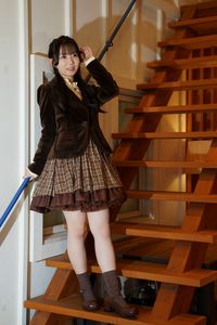 ””　秋の夕日～～に　照～山モミジ　恋も薄い～も　数ある中に　””