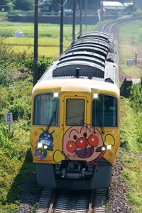 土讃線　新旧アンパンマン列車