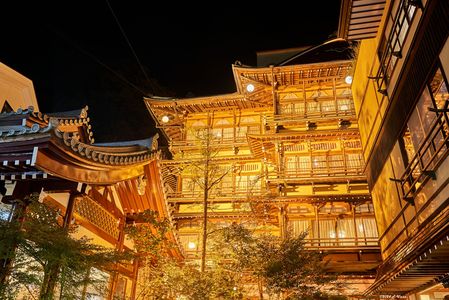 「千と千尋の神隠し」の湯屋のモデル