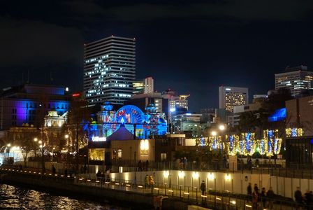 大阪淀屋橋付近 ビルと夜景