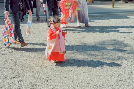小さな足音、影を残して・・・